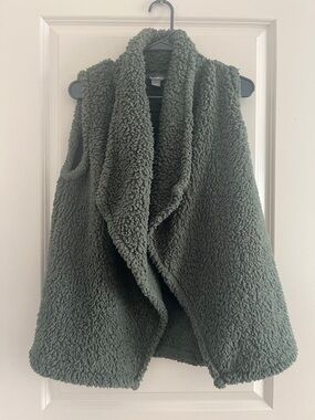 Eddie Bauer Sherpa Fuzzy Vest in Olive Green